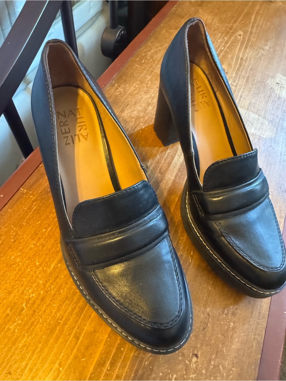 Naturalizer Women’s Black Leather Dabney high Block Heel Loafers. Size 6.5